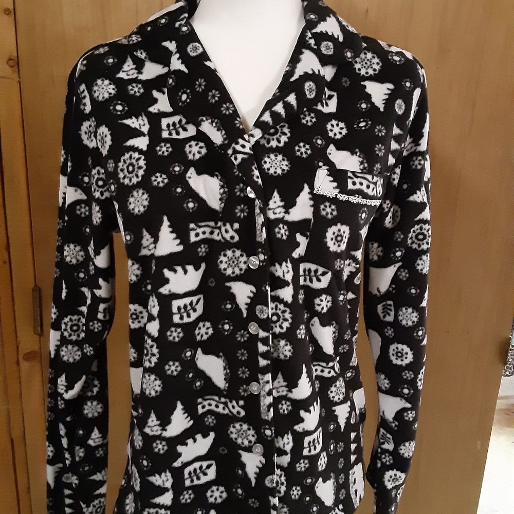 Simply Basic Pajama Top size small (4-6)
